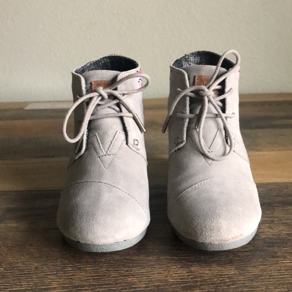 TOMS Suede Hyde Boot - Picture 4 of 6